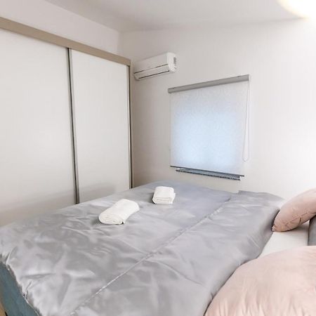 Apartman Laura Vir Exteriér fotografie
