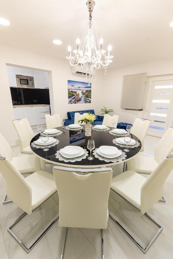 Apartman Laura Vir Exteriér fotografie