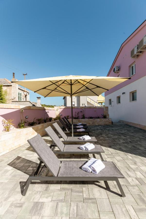 Apartman Laura Vir Exteriér fotografie