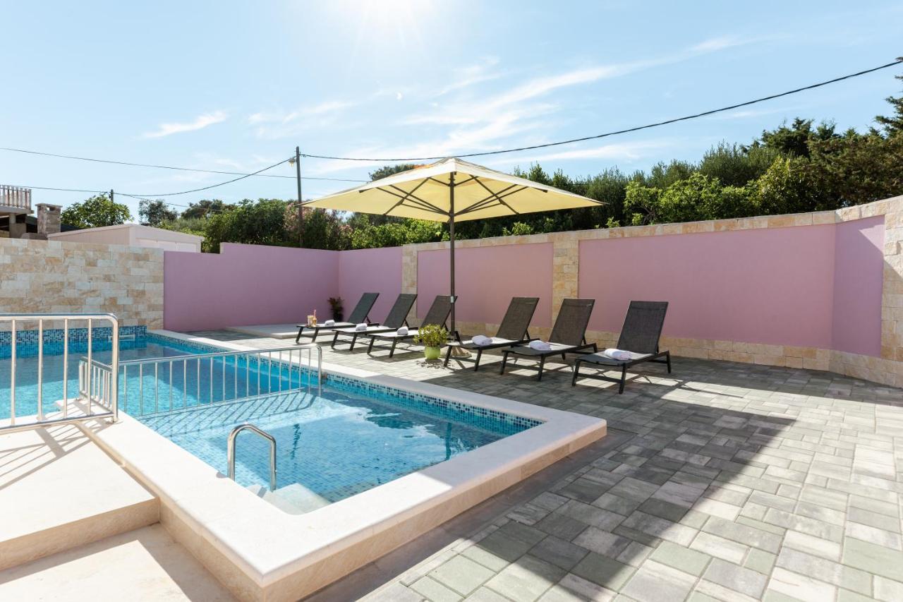 Apartman Laura Vir Exteriér fotografie