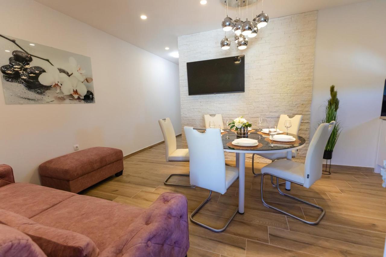 Apartman Laura Vir Exteriér fotografie