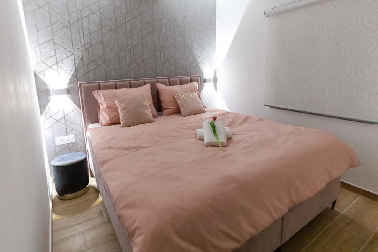 Apartman Laura Vir Exteriér fotografie