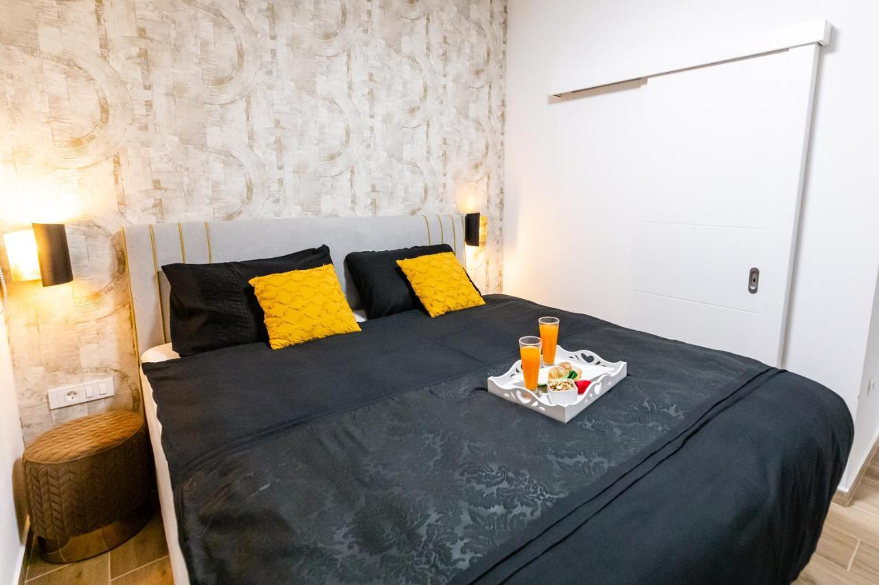Apartman Laura Vir Exteriér fotografie